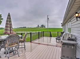Millersburg Home with Covered Porch and Fire Pit!, מלון במילסבורג