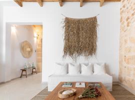 S'Enclova Petit Hotel, hotel em Ciutadella