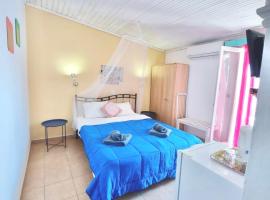 Avra Budget Beach Rooms – apartament z obsługą w mieście Gastouri