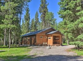 Newly Built Mtn-View Cabin Hike, Fish and Explore!, vila u gradu 'Seeley Lake'