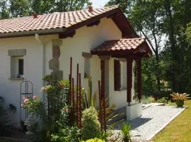 VILLA XARAN ERDIAN Gîte LA PETITE MAISON