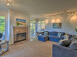 Beachfront Pajaro Dunes Condo w/ Bay Views!, hotel u gradu Votsonvil