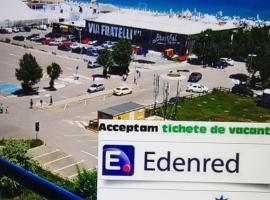 Monaco Summerland Rentals, хотел в Мамая