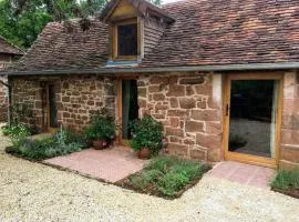 Countryside tiny house near Chateau de Hautefort