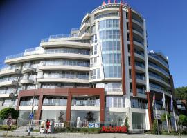 Donchevi Apartments, hotel in Primorsko