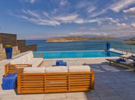 Luxury Villa Veronika: Pláka şehrinde bir otel