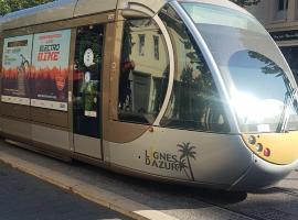 NEW CHEAP PRIVATE ROOM, KITCHEN , OVERWIEUW sea,TRAM on spot, 12 minutes from nice train station with tram , beach in 17 min tram , CHAMBRE PRIV&Eacute;E pas cher, cuisine &eacute;quip&eacute;e , tram sur place, APER&Ccedil;U mer, 12 min de la gare de Nice avec le tram, 17 min plage