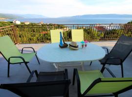 House Maja, hotel em Novi Vinodolski