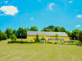 Sev'hotel, ξενοδοχείο σε Sévérac-le-Château