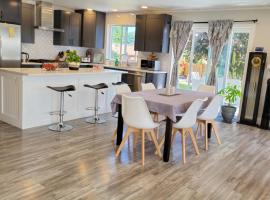 JoyVeal's Homey Place, vacation home in Sechelt