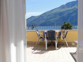 Hotel Sole - Limone – hotel w mieście Limone sul Garda