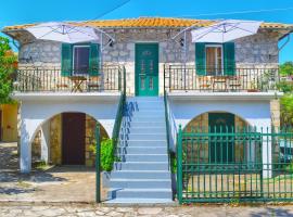 Karydia Apartments, hotel v destinácii Lazaráta