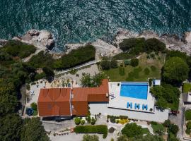 5 Bedroom Villa with Private Pool, Ferienhaus in Poljice