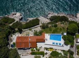 5 Bedroom Villa with Private Pool