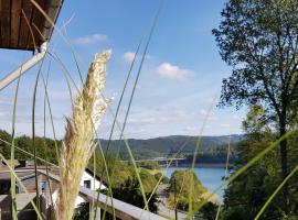 Hof Weuste, hotel cerca de Biggesee, Attendorn