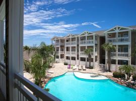 Luxurious Townhome Overlooking Tropical Pool, hotel en Padre Island