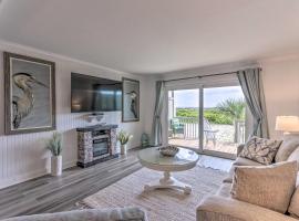 Harbor Island Beach Retreat - Steps to Ocean!, מלון בOceanmarsh Subdivision