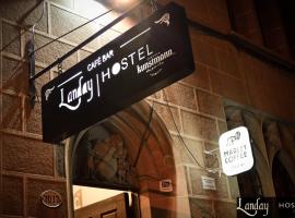Landay Hostel, hotel in Santiago
