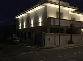 Tom & Ros House