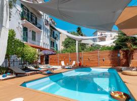 Evala luxury rooms with pool and garden, hotell med jacuzzi i Split