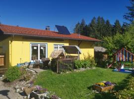 Ferienwohnung im Landhausstil, hotel in Oberreute