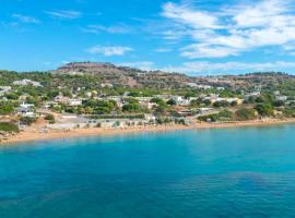 Room in Studio - Rustic and Spacious Studio by the beach, hotel sa Pefki Rhodes