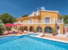 Stunning Home In Torremanzanas With 4 Bedrooms, Wifi And Outdoor Swimming Pool, villa in Torremanzanas