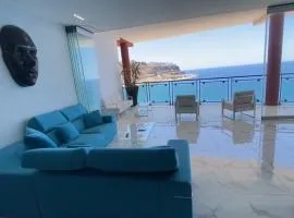 PENTHOUSE IN THE SEA, Tauro