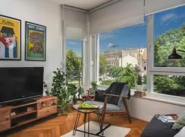 Place to be - Apartment in the city centre with private parking