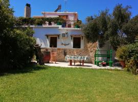 Sofiana Traditional Villa with swimming pool, ξενοδοχείο σε Dhrapaniás