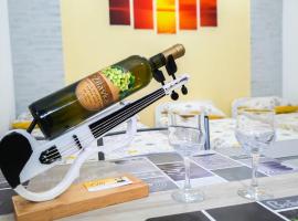 Cozy apartment close to Dubrovnik, hotel v destinaci Neum