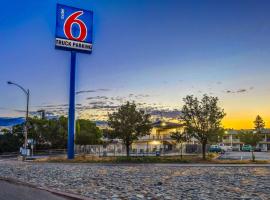 Motel 6-Red Bluff, CA, hotel in Red Bluff