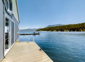 Perfect Space & Lakehouse, hotel in Athol