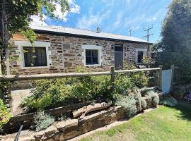 Griffiths Cottage, holiday home in Burra