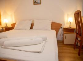 Convenient 2-Bedroom Flat next to Harmanite Beach by Flаt Mаnager, hotel di Sozopol