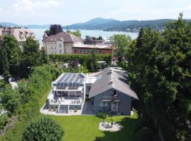 Velden - Villa right in the center with private parking, allotjament d'esquí a Velden am Wörthersee