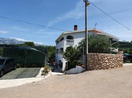 Apartmani Barbara App1, hotelli kohteessa Vinjerac