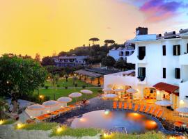 Hotel Park Victoria, готель в районі Forio di Ischia, в Искьї