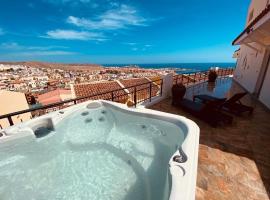 Casa lillibror with private jacuzzi and ocean view, hotel with jacuzzis in Las Palmas de Gran Canaria