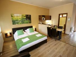 Gellény Lux Apartman, hotel near Gyula Train Station, Gyula