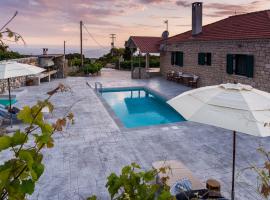 Anastasia Holiday Villa, hotel with parking in Agalás