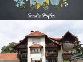 Ferienwohnung Familie Höfler, family hotel in Allensbach