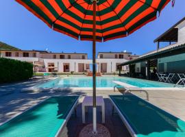 Elba Island Resort Pool & Tennis: Nisporto'da bir otel
