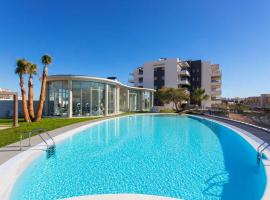 Greenhills La Zenia luxe penthouse 5 pers Orihuela，洛斯杜尔斯的附設泳池的飯店