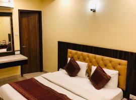 HOTEL AUGUSTO, hotelli kohteessa Varanasi alueella Ghats of Varanasi