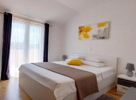 Apartments Marijana โรงแรมในราบ
