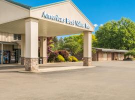 Americas Best Value Inn-Painted Post, hotel amb piscina a Painted Post