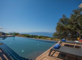 Brand new Villa Lefka with private pool at Platies, cottage in Plateies