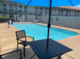 Quality Inn & Suites Tuscaloosa near University, viešbutis mieste Tuskalusa
