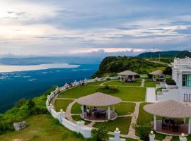 Le Bokor Palace, hotel com banheiras de hidromassagem em Kampot